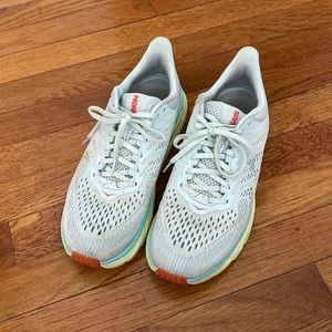 Hokas Women’s Clifton 7, size 9.5, good condition